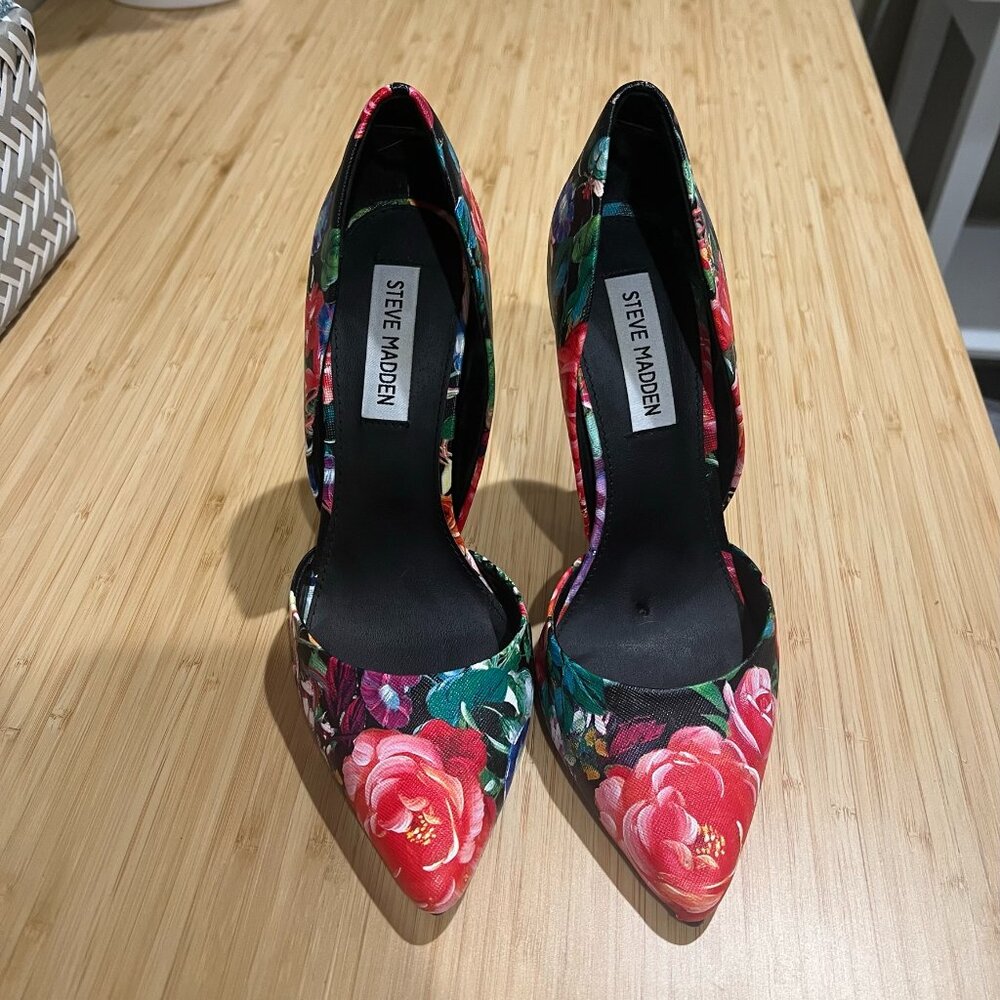 Steve Madden Floral Pumps